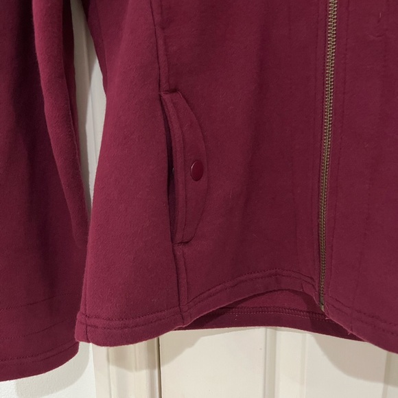 Columbia NWT Burgundy Zip Up Jacket with Button Pockets size small - Picture 5 of 7